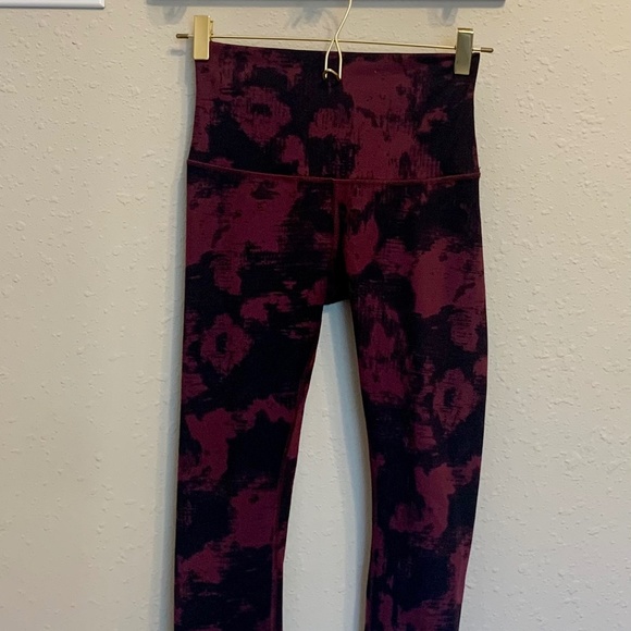 lululemon athletica Pants - Lululemon‎ capri leggings size 6